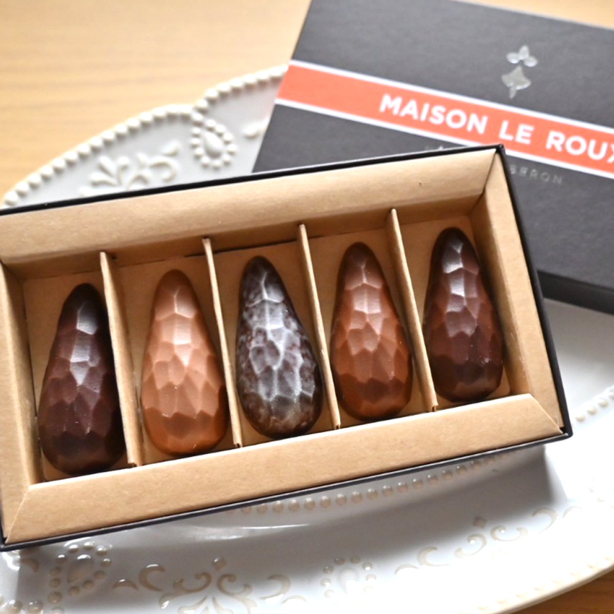 フランス直輸入！ブルターニュの巨石群がモチーフ『ミニメニール