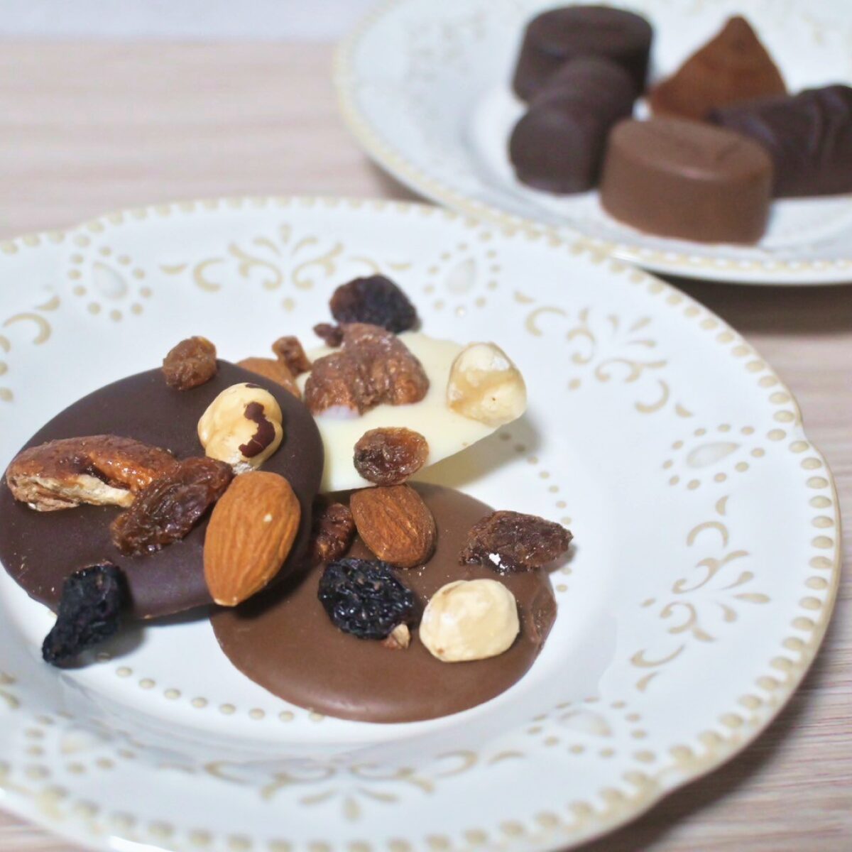 確認用　チョコレート様 創業100年以上！クラシックな味わいのベルギー王室ご用達チョコレート